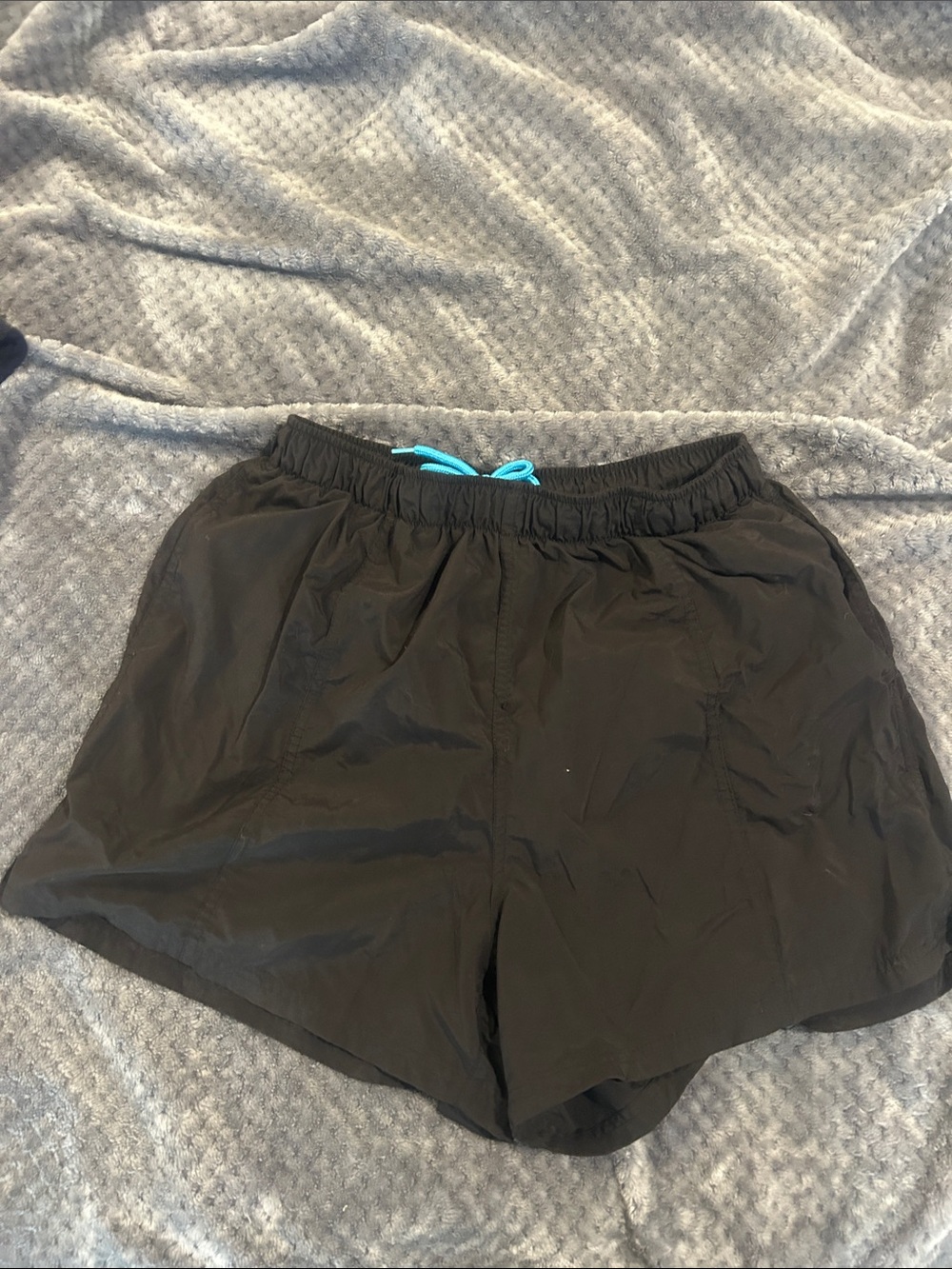 Perfect condition RoundTree and Yorke swim trunks men’s SzL black, and turquoise